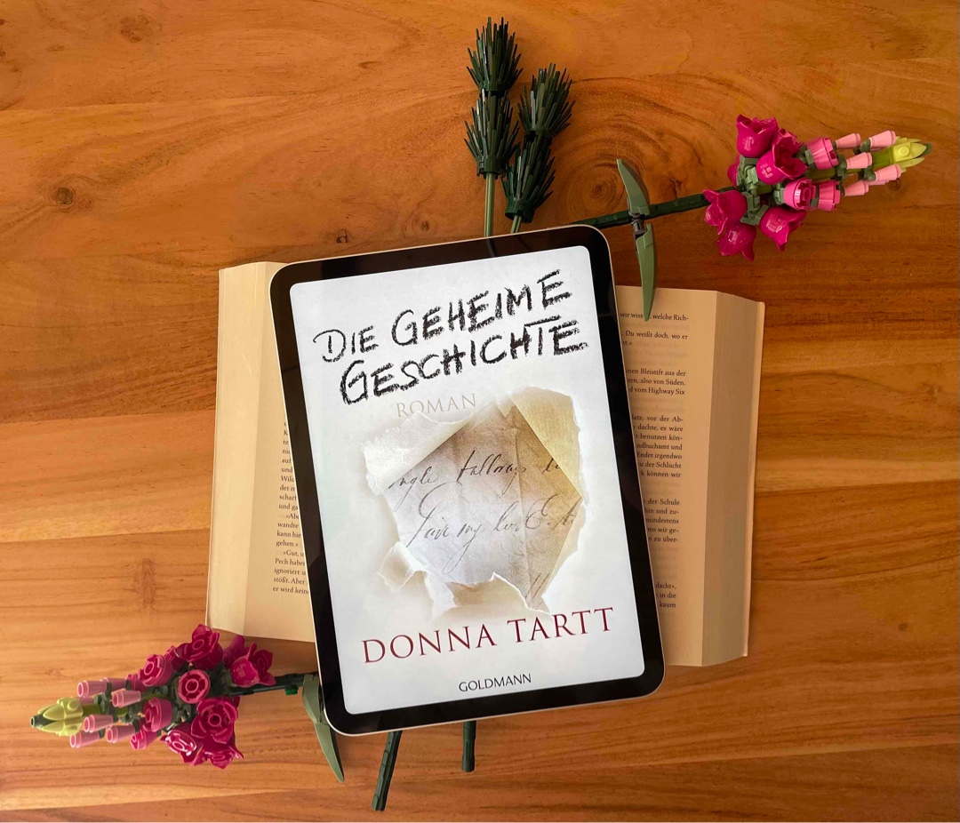 »Ich konnte mich nie daran gewöhnen, wie der Horizont dort sich einfach auflösen konnte, sodass man hilflos treibend in einer unvollständigen Traumlandschaft zurückblieb, die aussah wie eine Vorskizze für die Welt, die man kannte — wo die Umrisse eines einzelnen Baums für eine Baumgruppe standen, wo Laternenpfähle und Schornsteine zusammenhangslos aufragten, ehe die Leinwand ringsum ausgemalt war —, ein Land der Amnesie, eine Art verkehrter Himmel, wo die alten Landmarken zwar erkennbar waren, aber zu weit auseinanderlagen, ungeordnet und schrecklich in der Leere, die sie umgab«