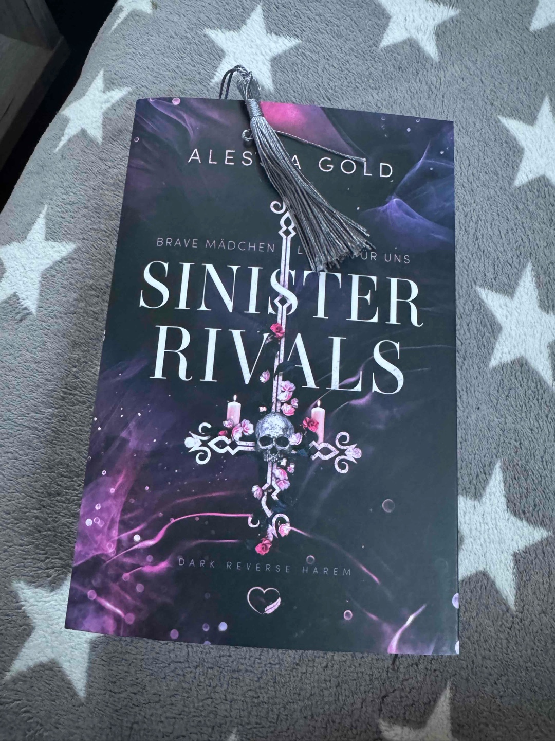 „Sinister Rivals - Brave Mädchen leiden für uns“ von Alessia Gold (4. Band)