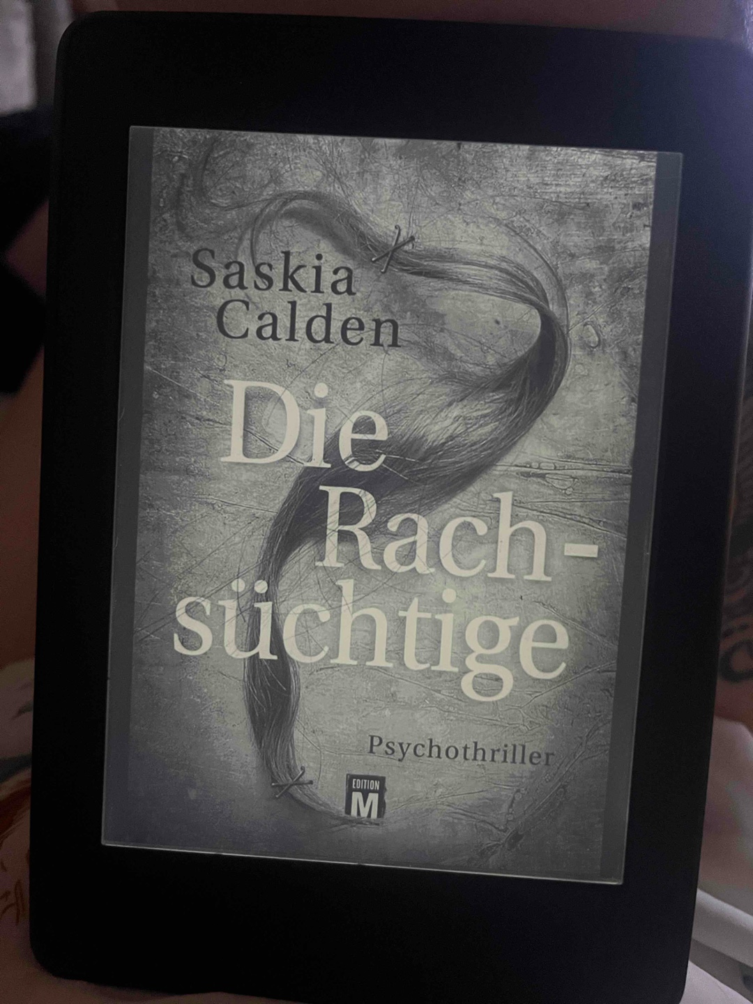 Je weniger er uns bewusst ist, desto dunkler und dichter ist der Schatten, den wir werfen. 👯♀️♥️💀
