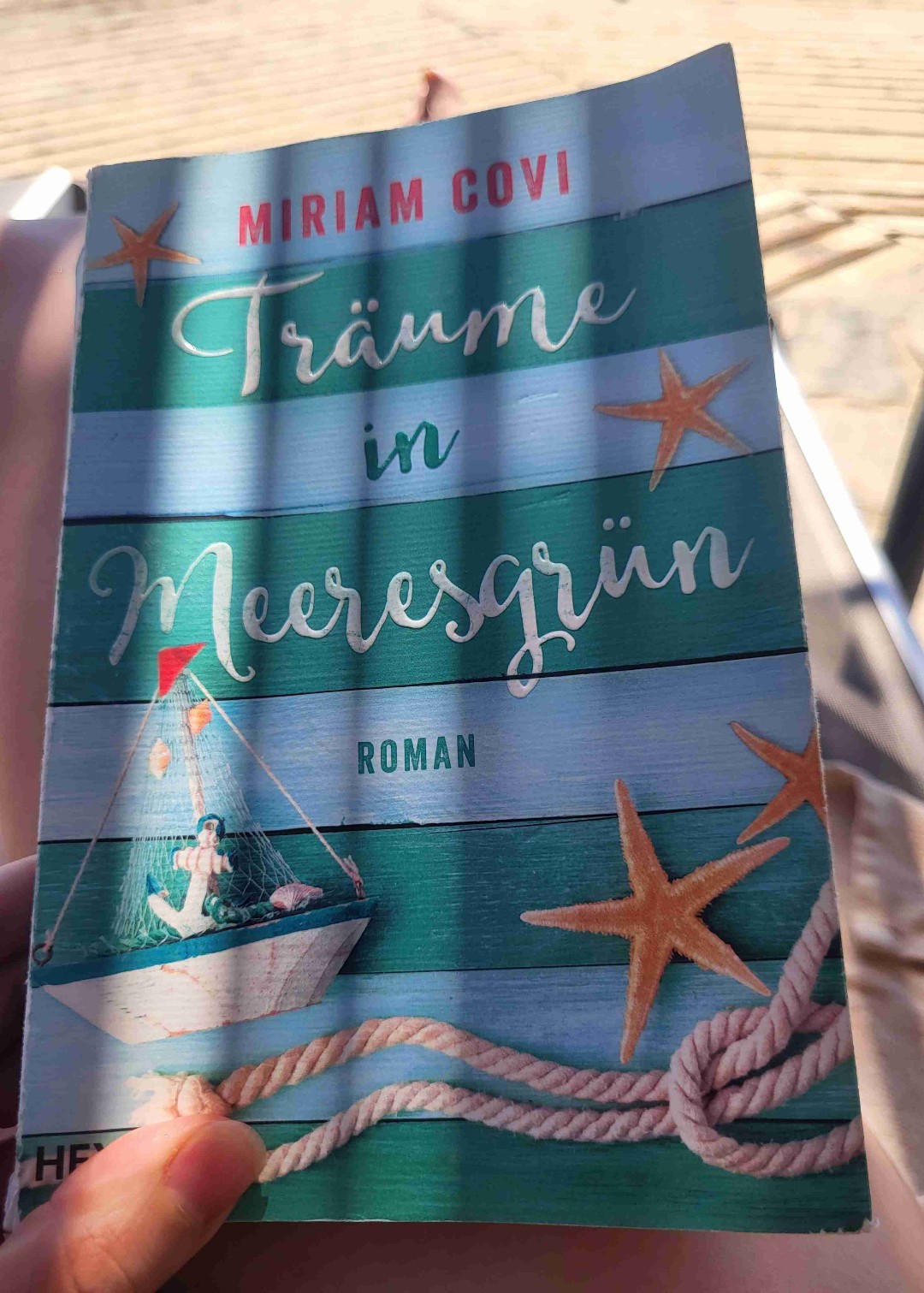 Sehr schöner Wohlfühlroman. Ich hatte es echt gerne gelesen. Das süße Städtchen in Kanada und die Protagonistin habe ich schnell ins Herz geschlossen.