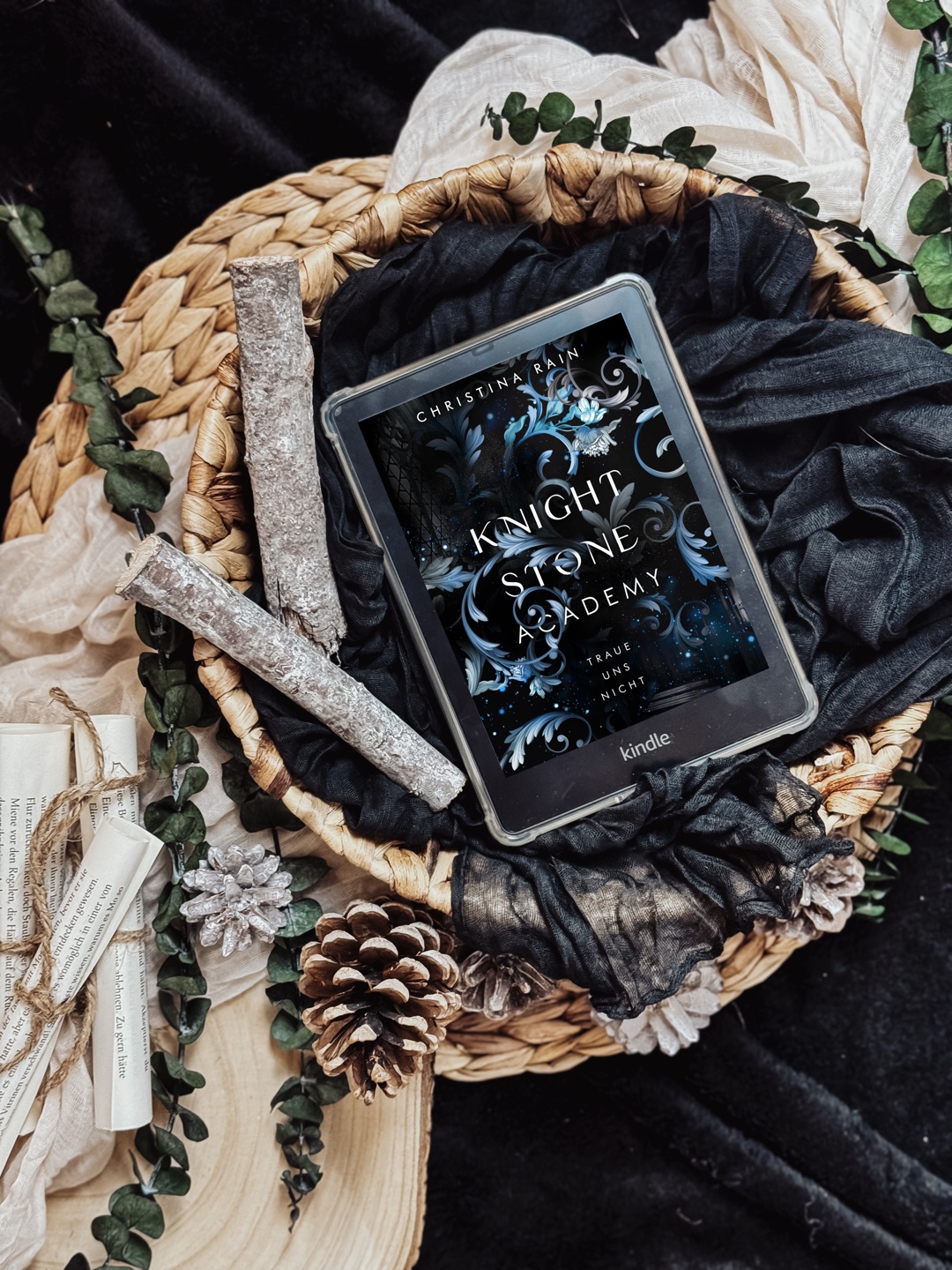 𝑹𝒆𝒛𝒆𝒏𝒔𝒊𝒐𝒏: 𝑲𝒏𝒊𝒈𝒉𝒕𝒔𝒕𝒐𝒏𝒆 𝑨𝒄𝒂𝒅𝒆𝒎𝒚 𝟒/𝟓  ⭐️