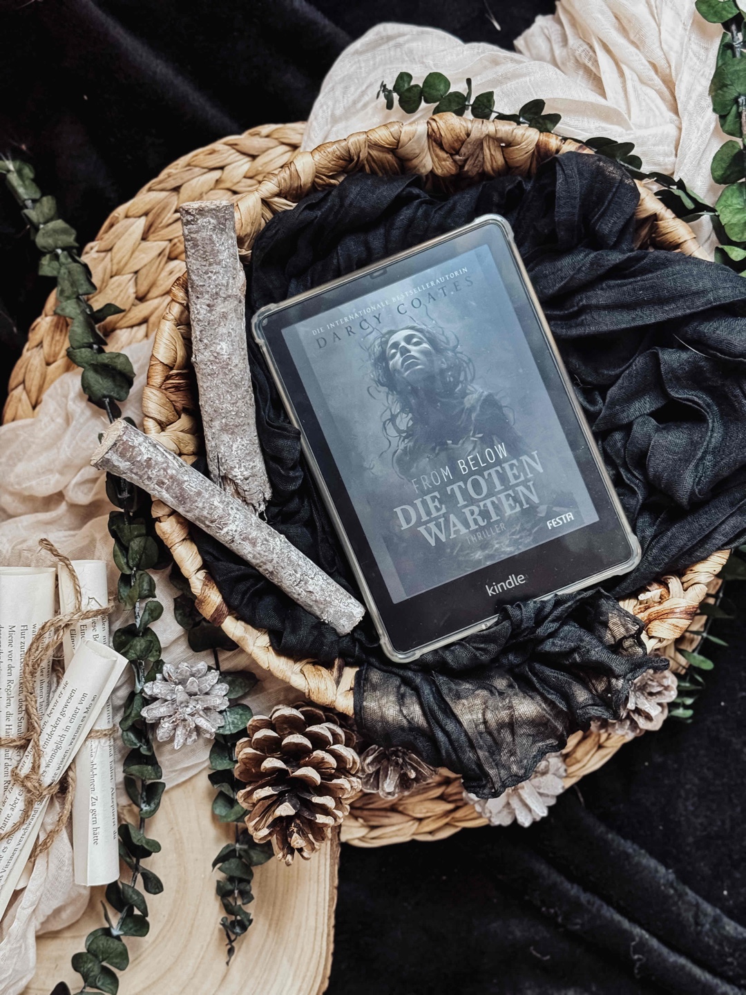 𝑹𝒆𝒛𝒆𝒏𝒔𝒊𝒐𝒏: 𝑭𝒓𝒐𝒎 𝑩𝒆𝒍𝒐𝒘-𝑫𝒊𝒆 𝑻𝒐𝒕𝒆𝒏 𝒘𝒂𝒓𝒕𝒆𝒏 𝟒,𝟓 ⭐️