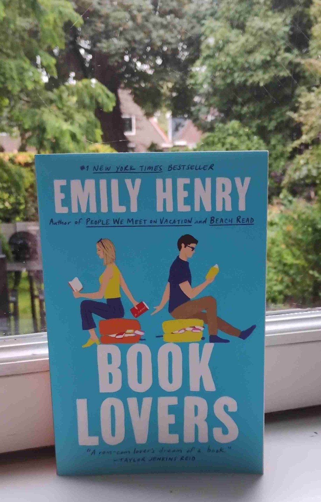 Sometimes, even when you start with the last page and you think you know everything, a book find a way to surprise you.