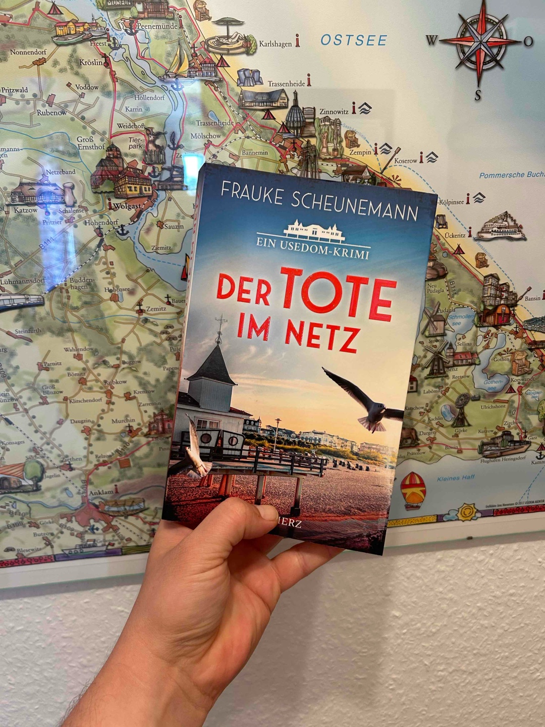 Gelungener erster Teil! Dieser Krimi bietet Spannung, Humor und viel Urlaubsfeeling! Gerne mehr davon!