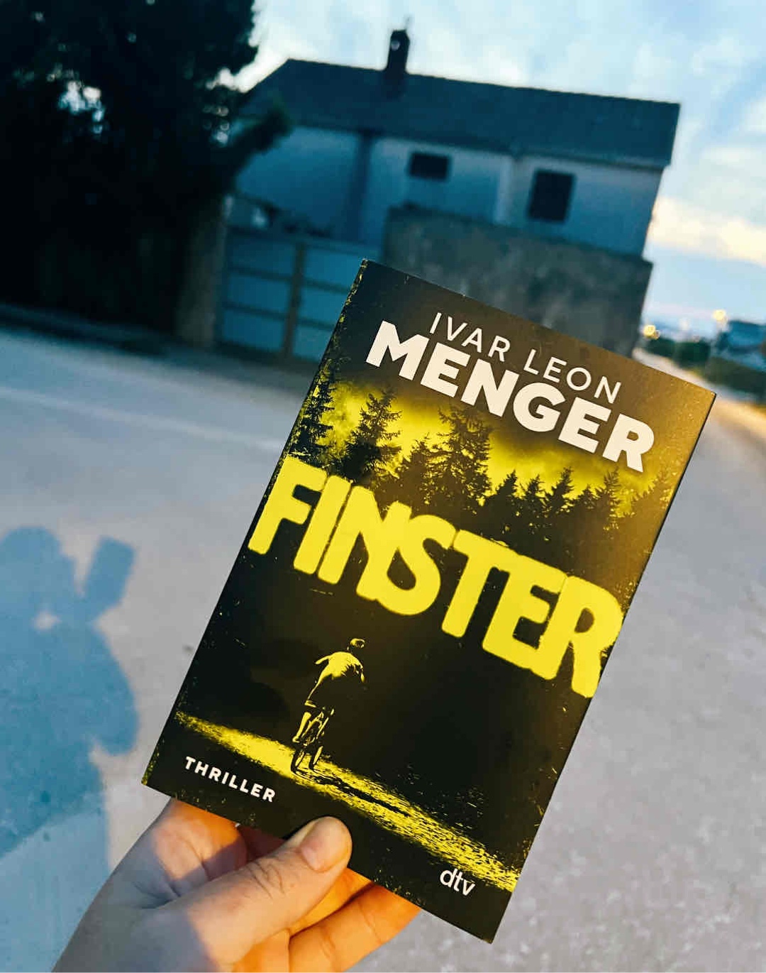 Ein Jahreshighlight!!! Schauplatz: Odenwald im Jahr 1986. So spannend, dass man es kaum aus den Händen legen kann. Ein MustRead