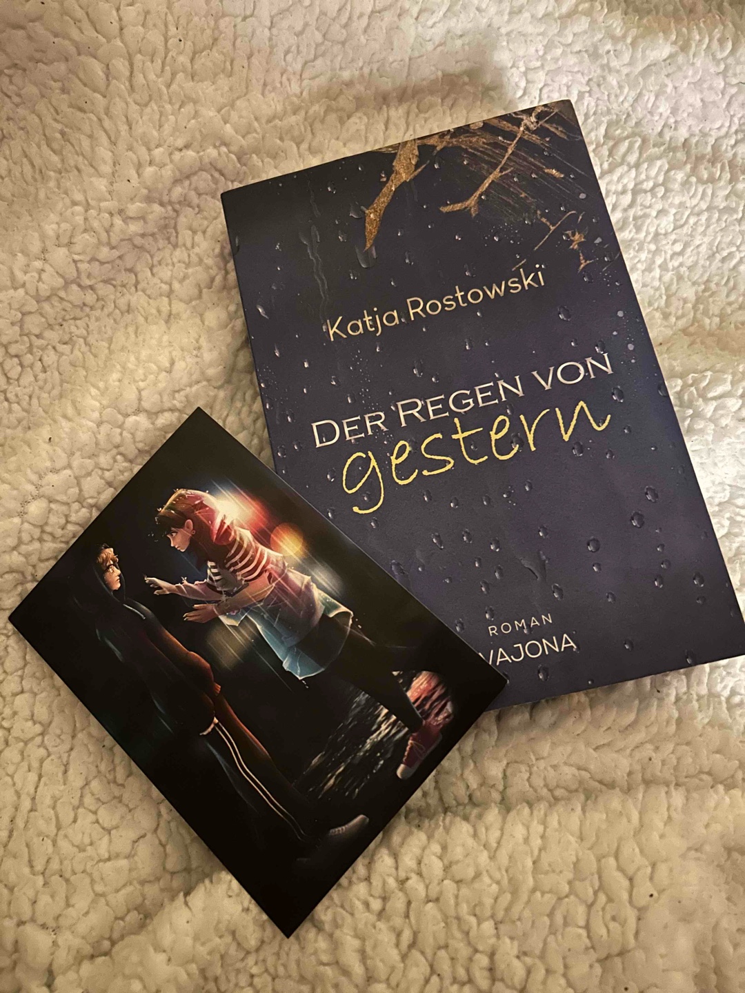 „Das Leben ist nicht fair, das Leben ist nicht einfach, das Leben schlägt dir in die Fresse und rammt dir ein Messer ins Herz. Das alles ist Leben. Aber wisst ihr was?.“
„Das Leben giebt dir auch den Klebstoff, mit dem du die Scherben wieder zusammensetzen kannst […] Das Leben nimmt, aber es giebt auch.“