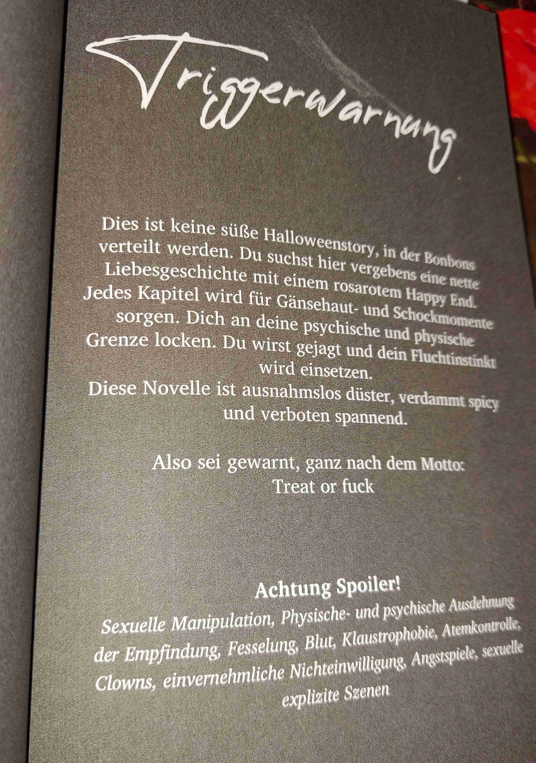 Super dünn und von der Aufmachung her wunderschön mit den schwarzen Seiten.