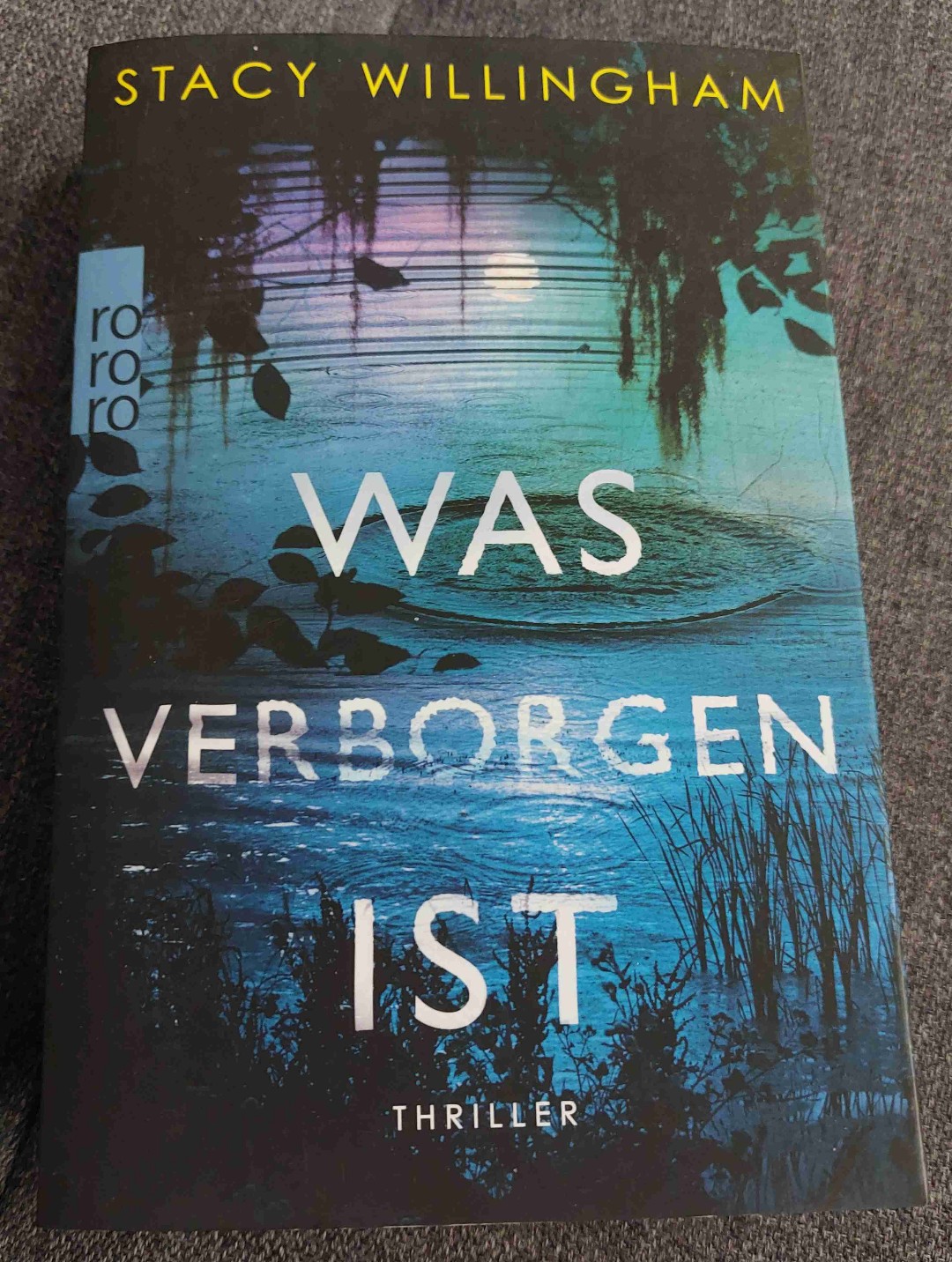 Temporeich und spannend....nur das Ende war nicht ganz nach meinem Geschmack....ansonsten ein sehr guter Thriller