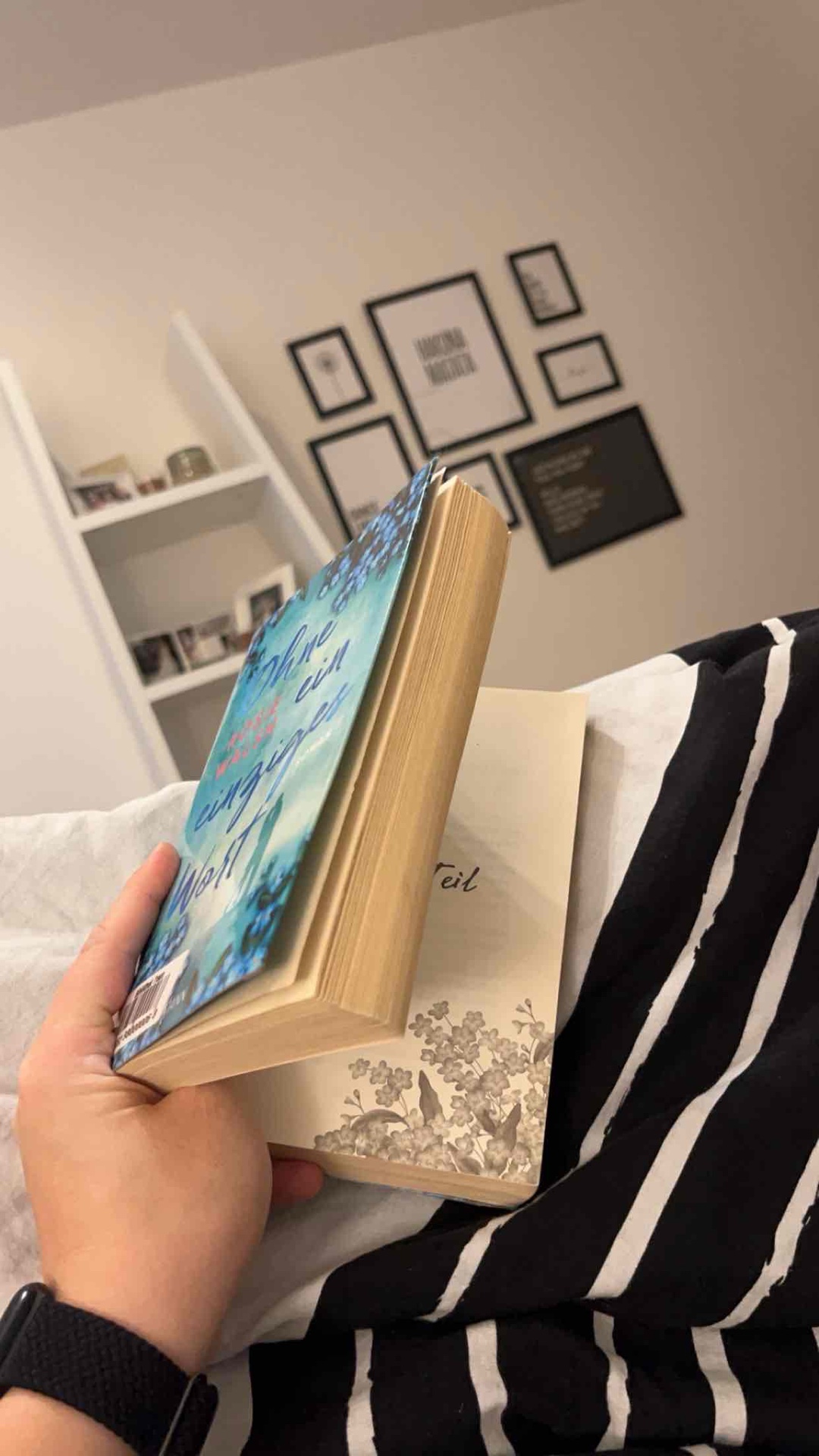 Anders als in den meisten anderen Romance Stories sind die Protagonisten in diesem Buch Mitte bis Ende dreißig - was mich aufgrund meines eigenen Alters sehr angesprochen hat.

Die Geschichte selbst hat mich sehr gefesselt, sodass ich das Buch zuletzt gar nicht mehr weglegen konnte. 
Immer wieder wurde man durch wirklich unerwartete Plot Twists überrascht, die zumindest ich so gar nicht vorausgesehen habe. 
Meiner Meinung nach eine sehr spannende Story. 