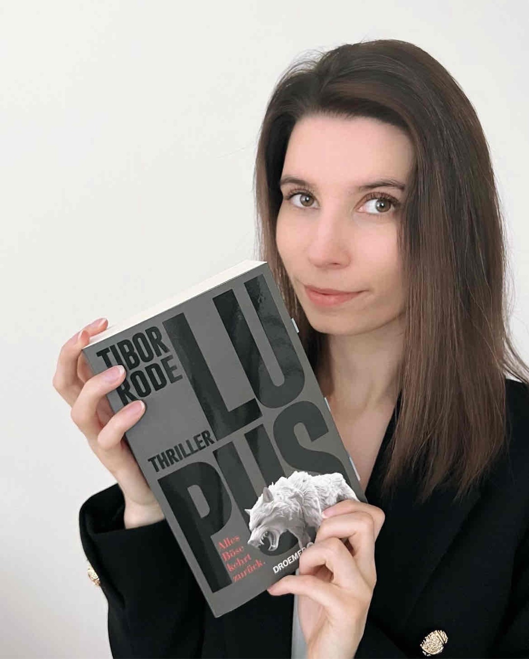 Lupus ist ein echter Pageturner.
Für Fans von Thriller, Wissenschaft und Geheimnissen ist Lupus ein absolutes Muss.