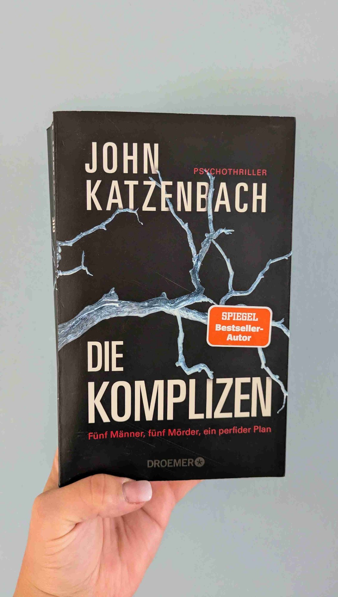 Tolles Setting, leider etwas aalglatt erzählt