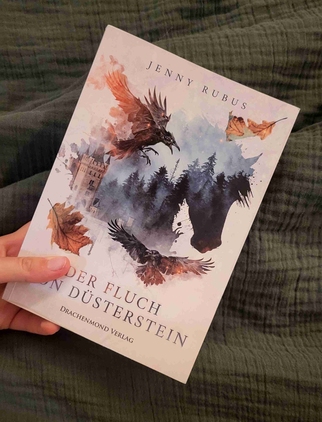 Ein wirklich tolles Buch! Humorvoll& doch an den richtigen stellen etwas gruselig🫣 passt perfekt in die Jahreszeit!🍁