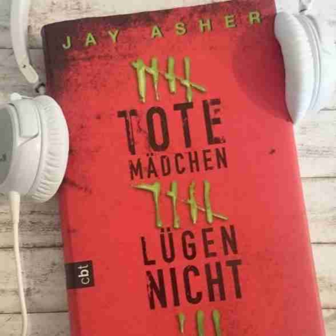 Tote Mädchen Lügen Nicht...
Drama
Mystery
Tragödie
Jugendbuch
Suspense
Thriller
Psychothriller
Alles in einem, mit einem Hauch von Liebe, die hier jedoch nicht genug zu sein scheint...
