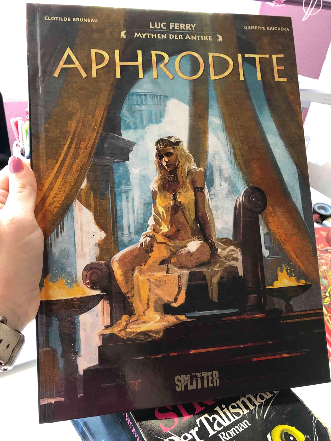 Schwierig die verschiedenen Mythen um Aphrodite zusammen zu fassen. Aber gut gelungen ☺️