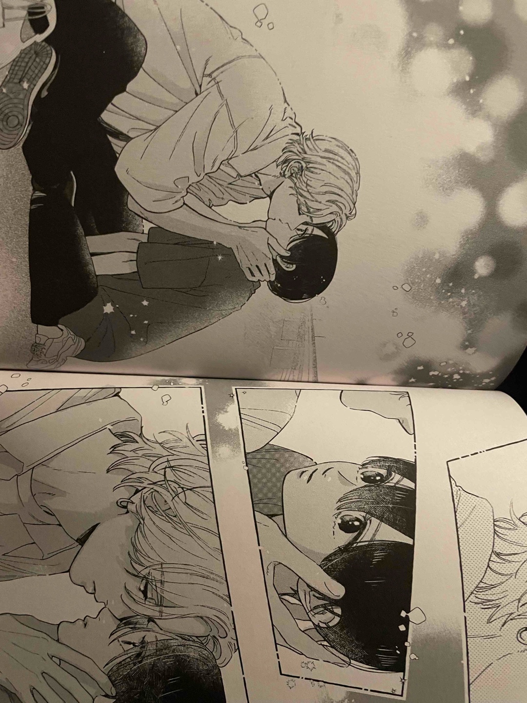 Ich liebe diese Reihe 😍 Von allen aus der Reihe ist Band 7 mein Lieblings Buch. Endlich haben sie sich geküsst. Mooning Over you ist eine süße, Herzklopfende Geschichte bei der man bei jeder seit mit fiebert 😍
Ich kann diese Reihe nur weiter empfehlen. 😍