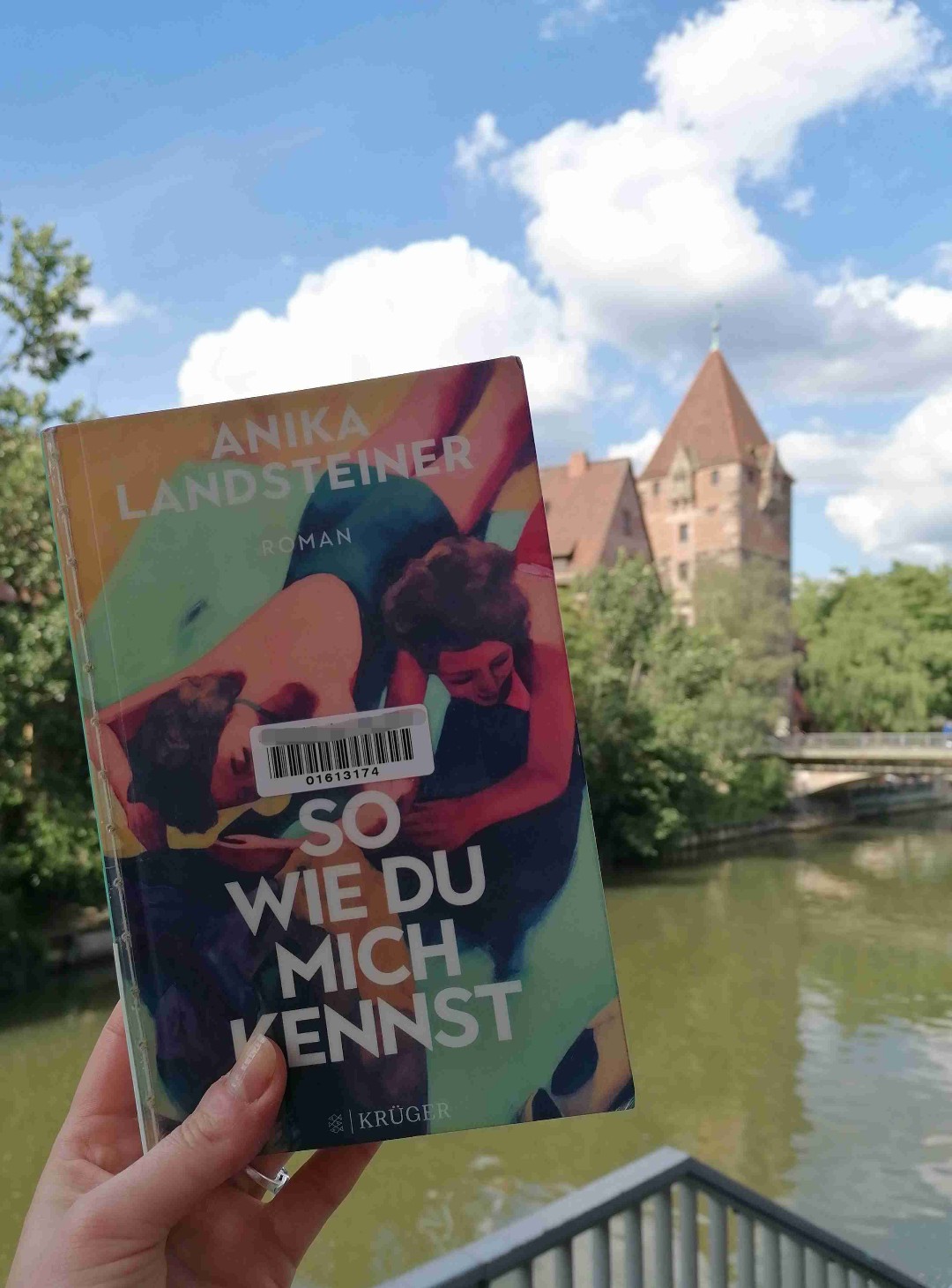 Spannende Geschichte zweier Schwestern mit besonderem Band und einem Geheimnis ...