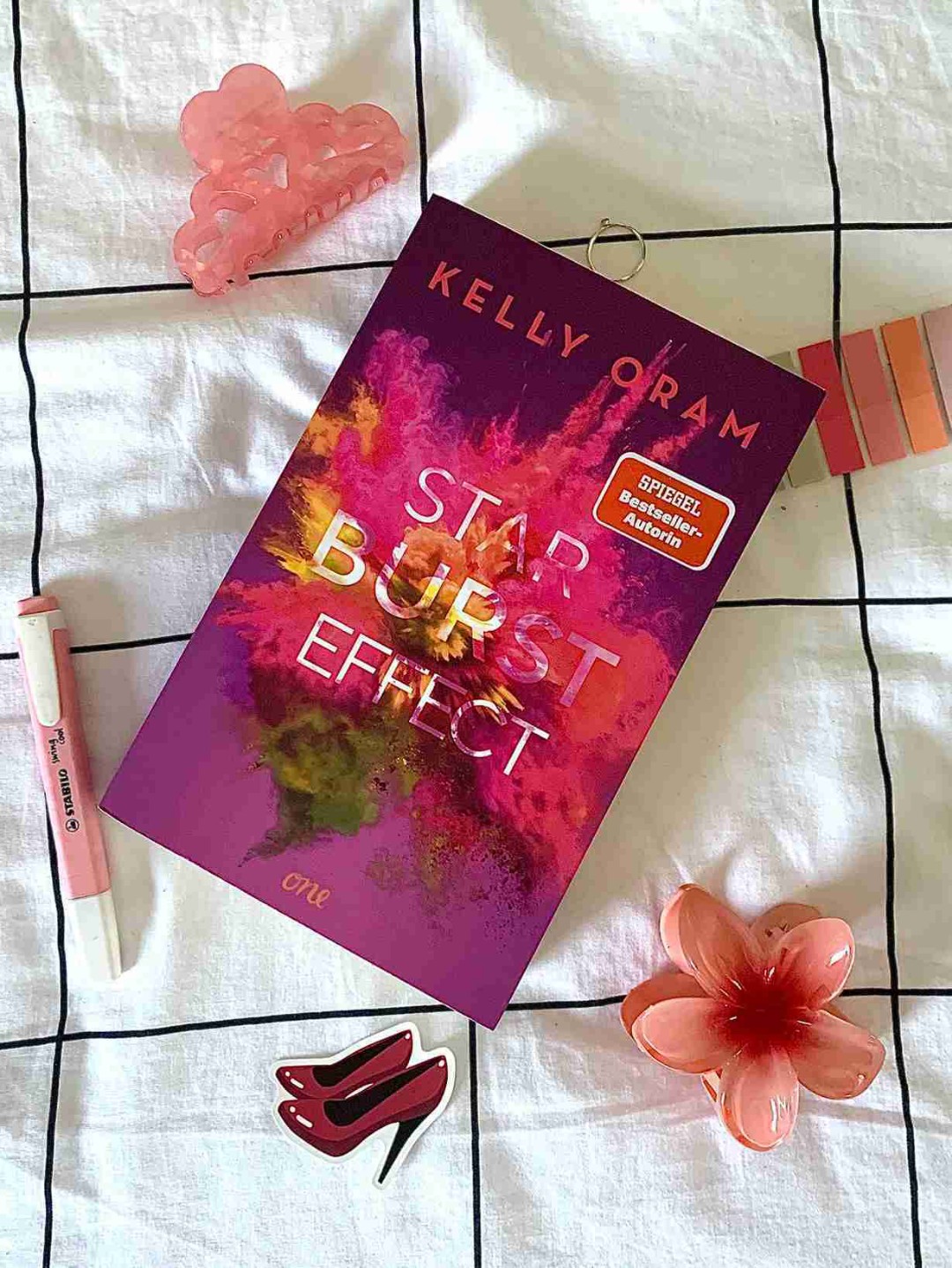 Starburst effect von Kelly Oram. 🎀✨️
Themen:
~Mobbing
~Football
~Familienprobleme
~Hirn-Schädel-Trauma
~Fake friends