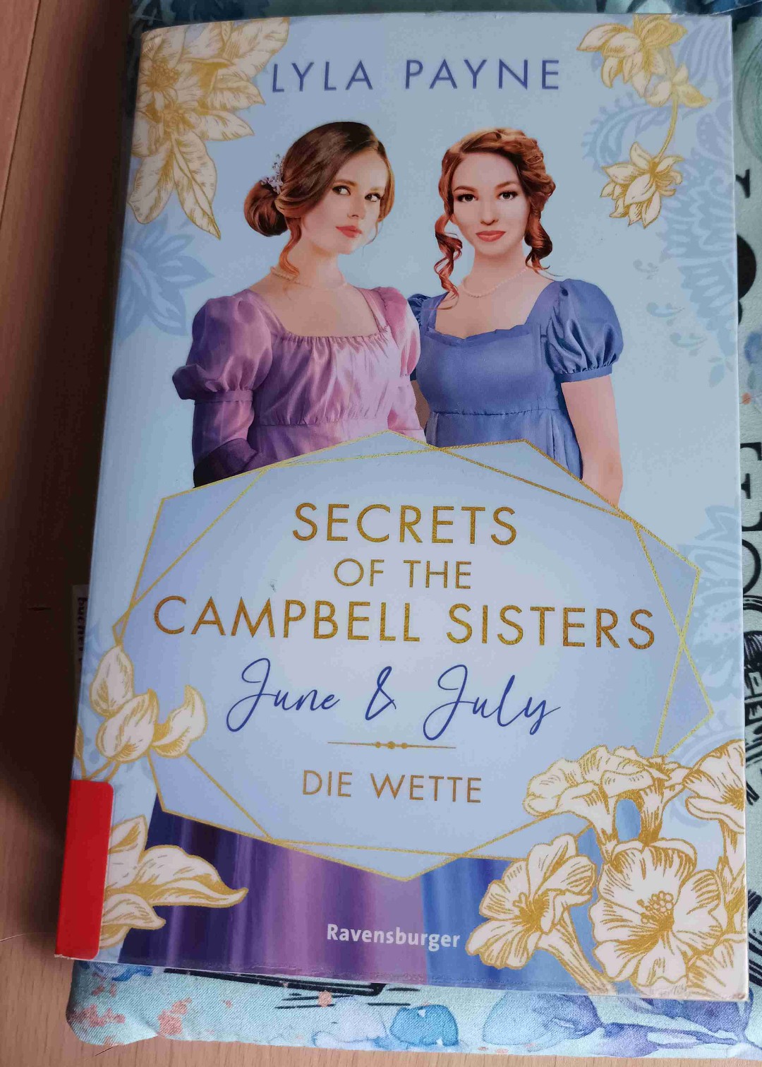 Auch der Abschluss der Dilogie der Campbell Sisters hat mir sehr gut gefallen auch wenn es nicht in der ich Perspektive geschrieben war.
Empfehle es auf jeden Fall weiter!