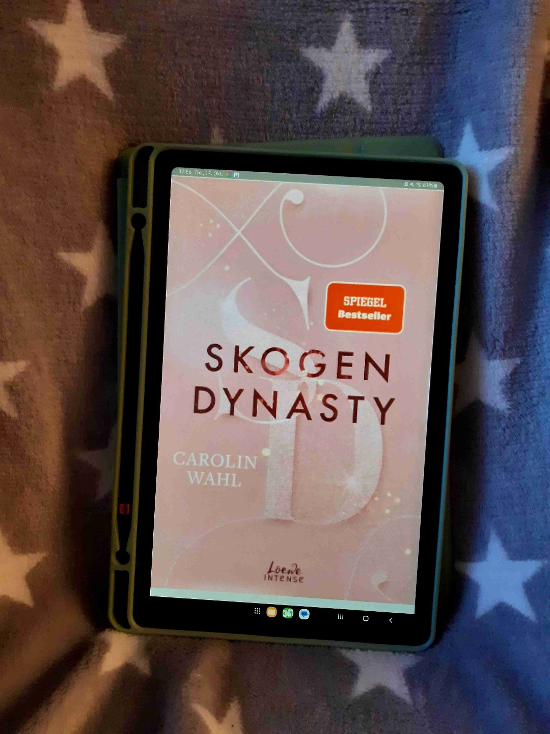 Herzerwärmend und wirklich cosy 💗.
Slow-Burn Romance mit viel Natur im Herzen Norwegens.