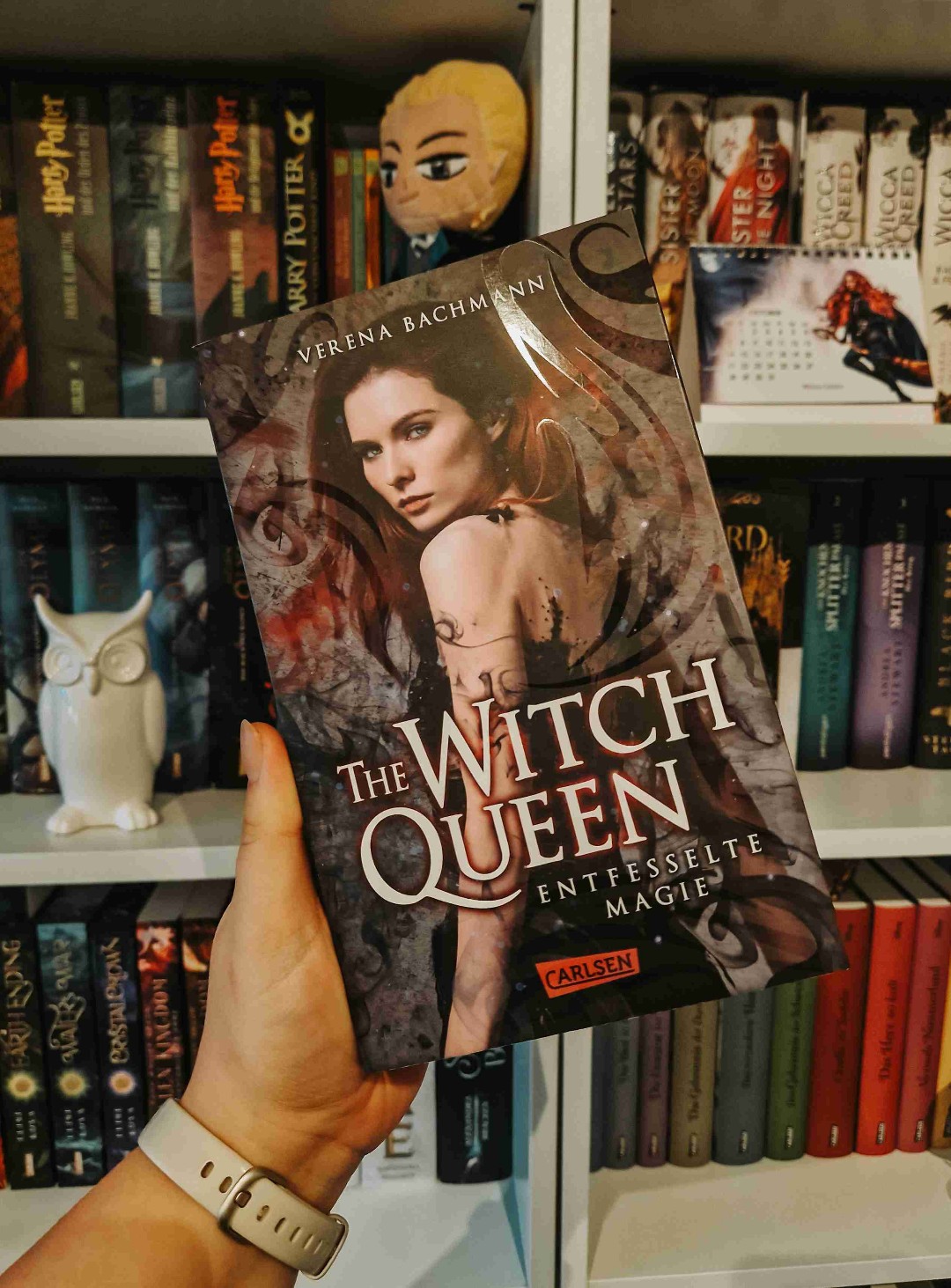 🧙🏼♀️✨️ | "Tja, wenn das mal nicht wieder typisch war. Da lief einem ein attraktiver, gut gebauter Kerl über den Weg und er war entweder vergeben, schwul, vergeben und schwul oder ein psychopathischer Massenmörder. Irgendwas war halt immer."