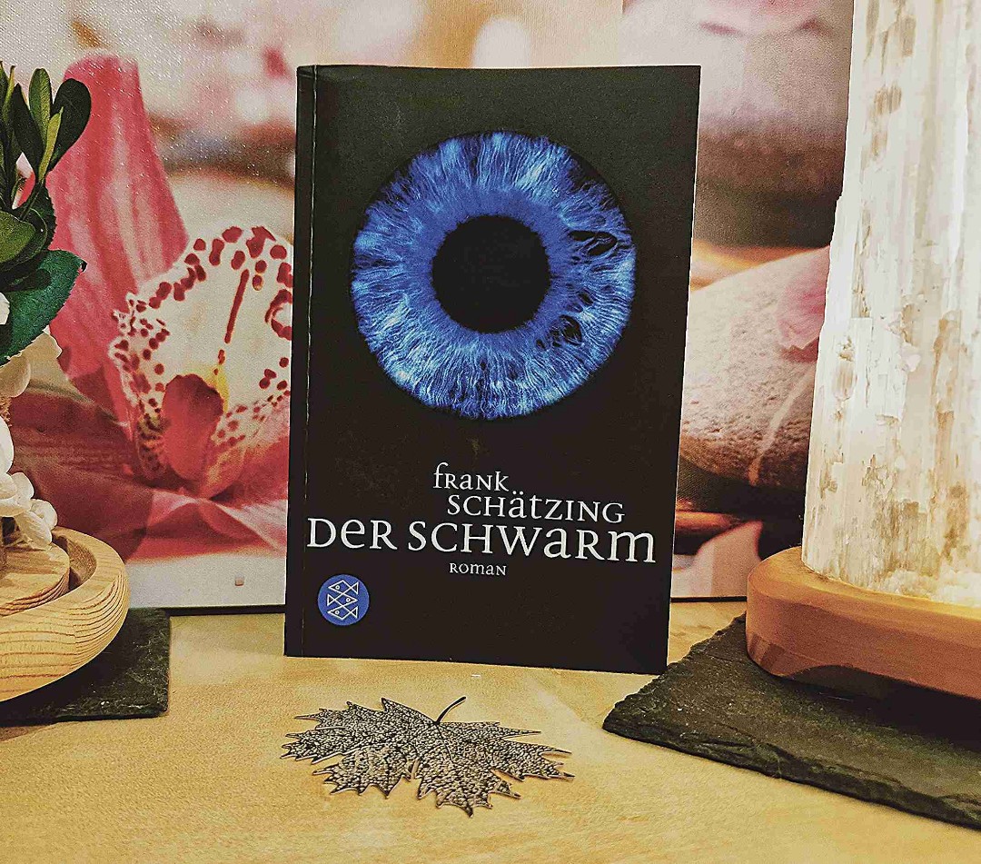 Die Menschheit ist sowieso auf dem absteigenden Ast, ich meine, Kopernikus hat die Erde aus dem Zentrum der Welt verbannt, Darwin hat uns die Krone der Schöpfung vom Kopf gerissen, Freud hat gezeigt, dass der menschliche Verstand am Unbewussten scheitert.