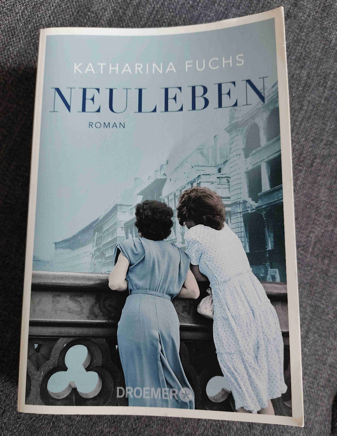 Eine authentische, einfühlsame aber leider auch teils sehr langatmige erzählte wahre Geschichte über die Nachkriegszeit der Autorin.....