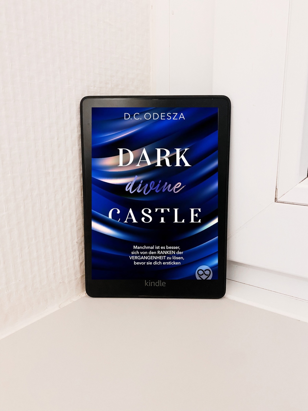 Dark Castle Fan Girl ❤️🔥🖤