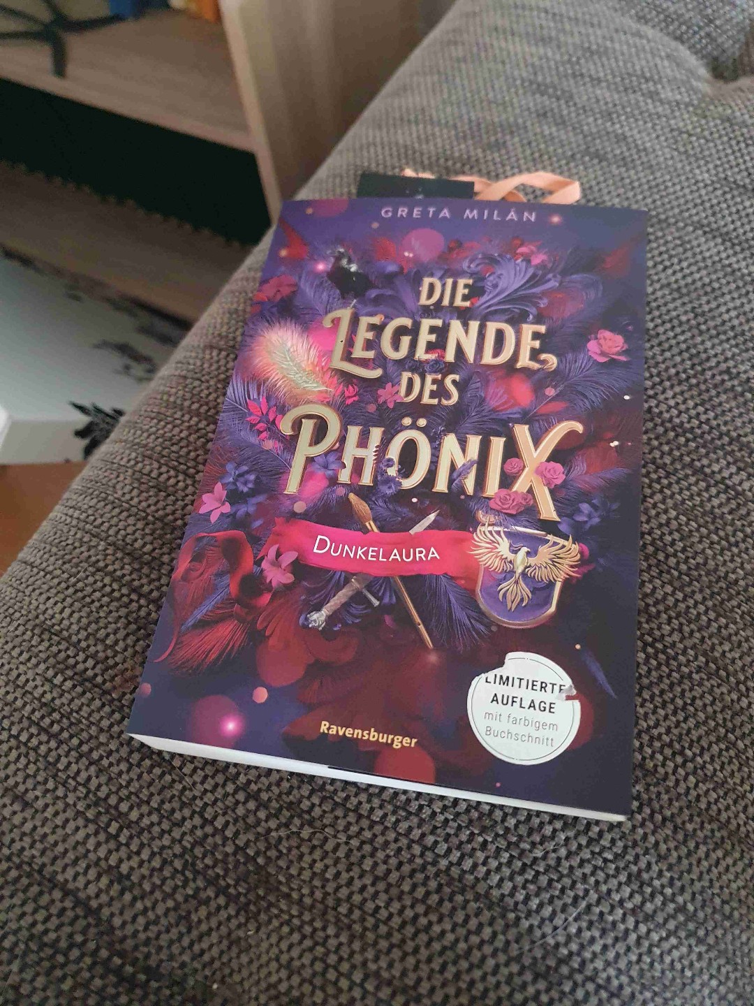 War eigentlich ganz nett gewesen. Es war irgendwie wie eine Mischung aus Twilight, Kampf der Titanen und Shadowhunters, aber nichts, was mich komplett vom Stuhl gehauen hat. Ich bin mal auf den zweiten Teil gespannt.