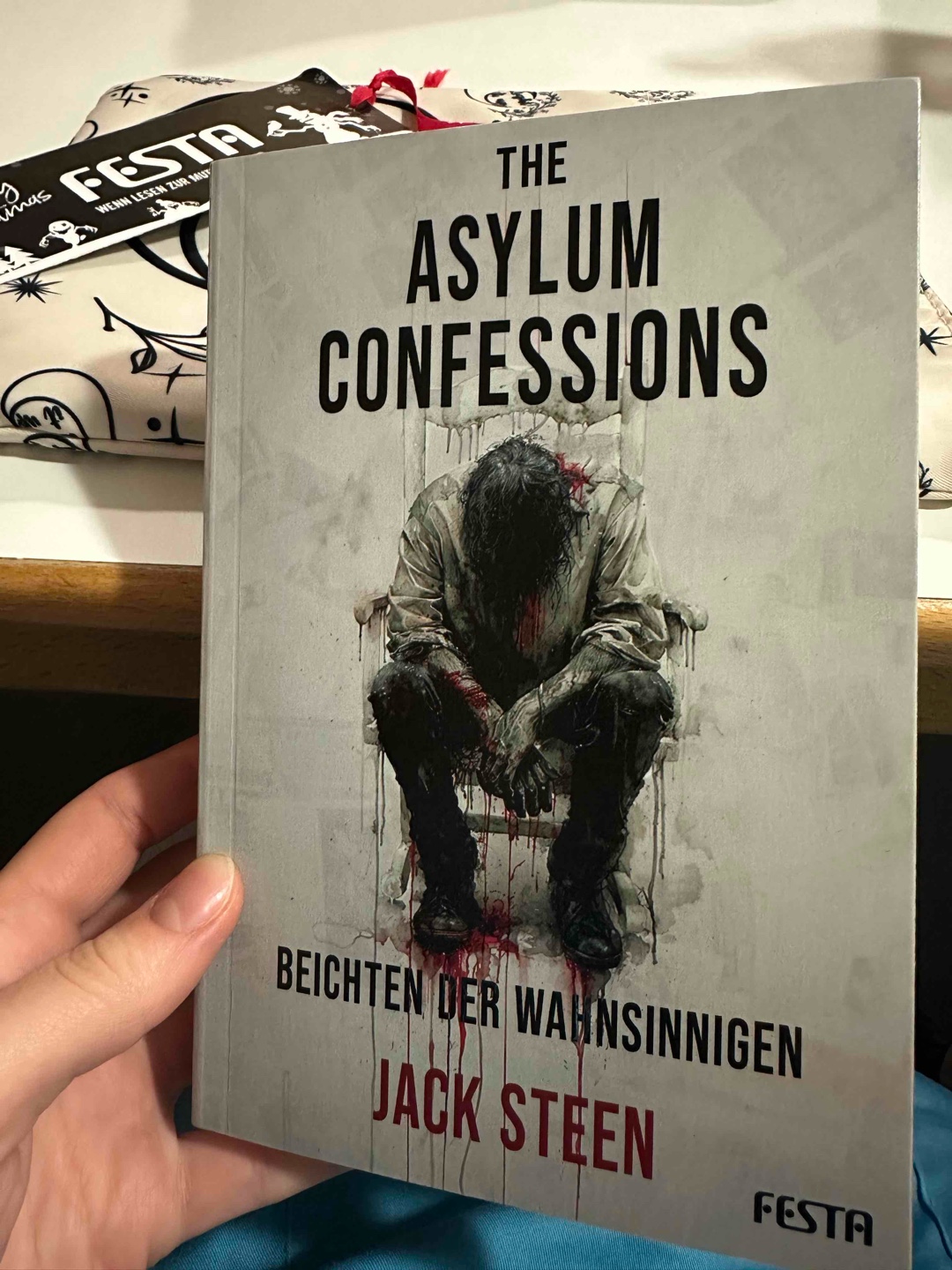 Ganz nett, hat mich aber nicht umgehauen. Die meisten Geschichten fand ich jetzt auch nicht krass oder spannend.