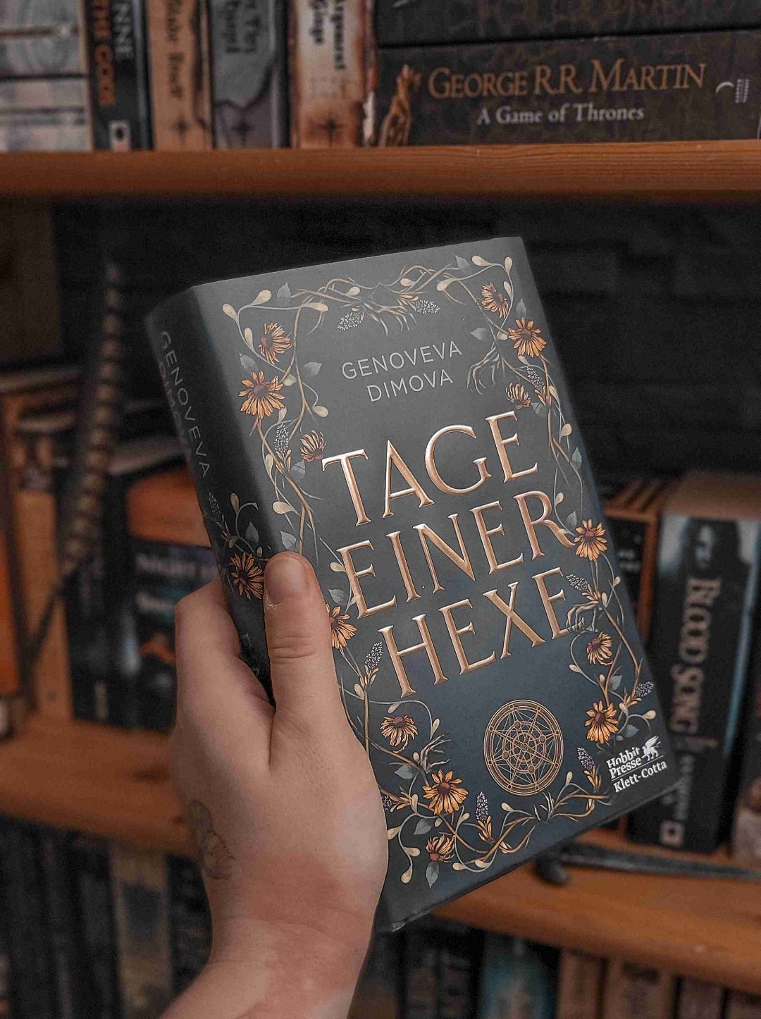 Düster, schaurig und genial! Ein tolles Buch für den Herbst.