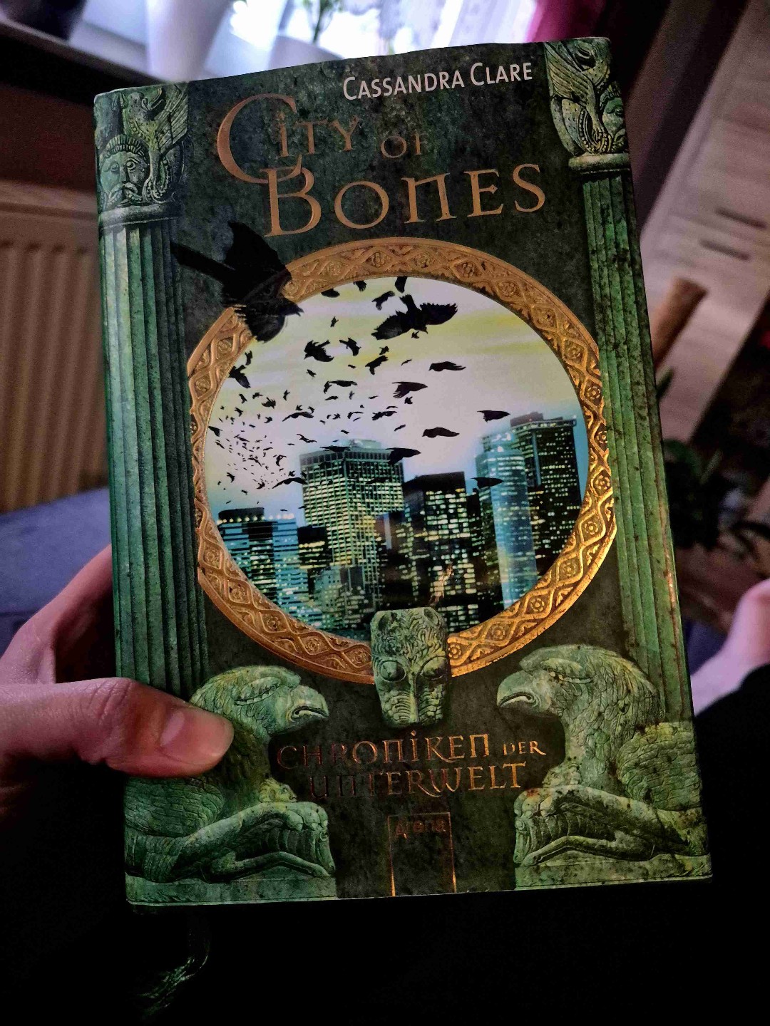Willkommen in New York City- der coolsten Stadt der Welt-der Stadt, die niemals schläft.
Denn hier sind die Kreaturen der Nacht unterwegs:
Feen und Vampire, Engel und Dämonen. Und sie sind auf der Jagd....