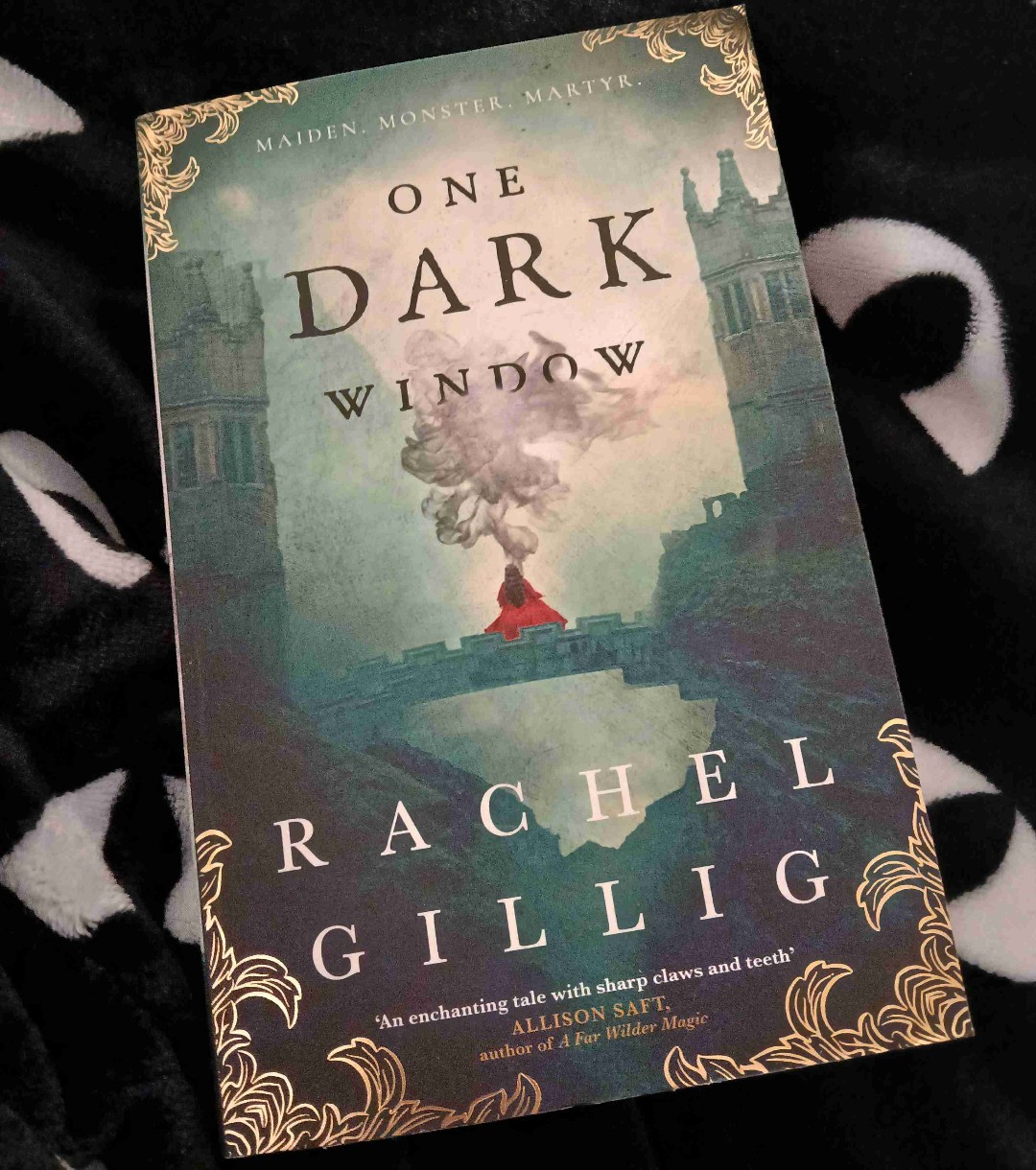 Dark, twisted and simply gorgeous. The story is captivating, the characters are sinful and the poetic language woven into it just charming - i love everything about it ♡