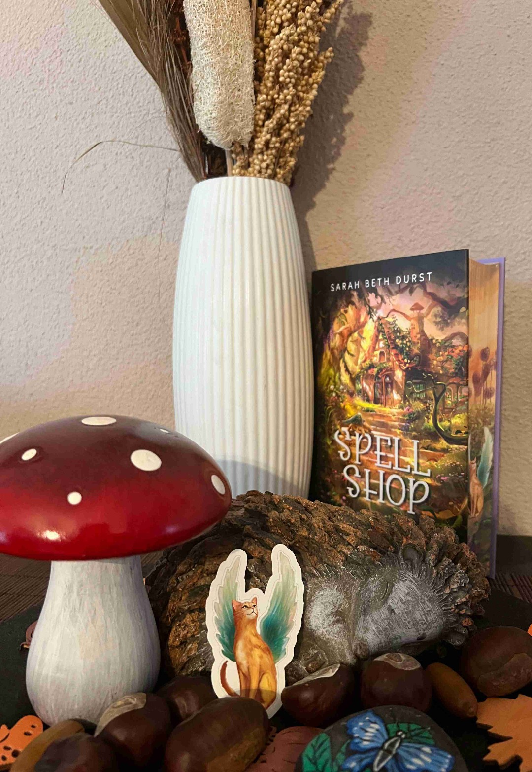 Was für eine wunderschöne und angenehme Story. Man liebt jeden Charakter und man wünscht sich, dass das Buch ewig so weiter geht 😍