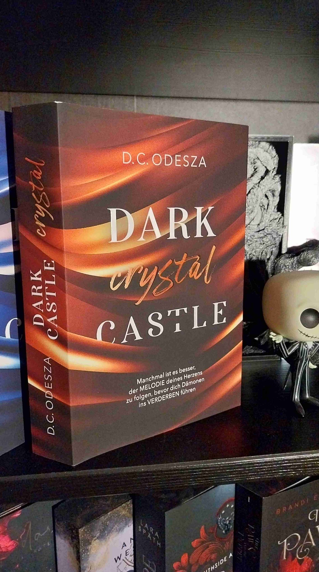 Das Buch lässt mich wirklich sprachlos zurück 😲 Ich brauch am besten sofort Bd. 9 🙏🖤 Die Dark Castle Reihe ist eine Absolute Leseempfehlung! Aber bitte beachtet die! Eine 10/10 🖤😍
