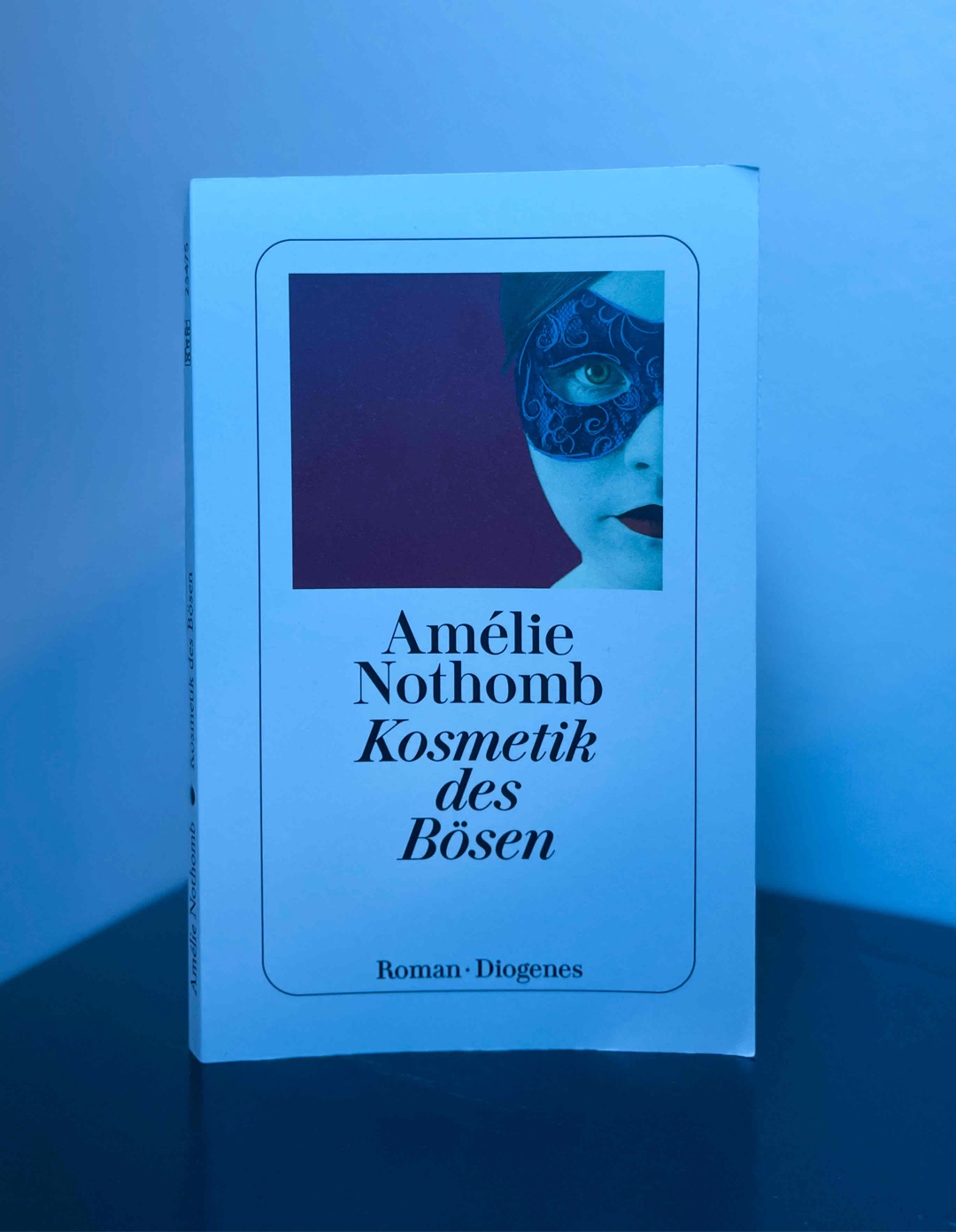 Sehr speziell… Das Buch lässt sich gut an einem Tag lesen, es ist einfach und dennoch schön geschrieben. Nur bleibt mir die Bedeutung der Geschichte ein Rätsel.