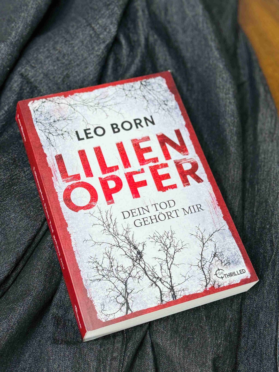 Lilienopfer von Leo Born aus dem Bastei Lübbe Verlag.