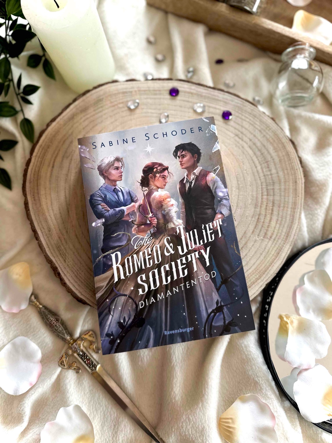 Romantasy - Must Read 🥰