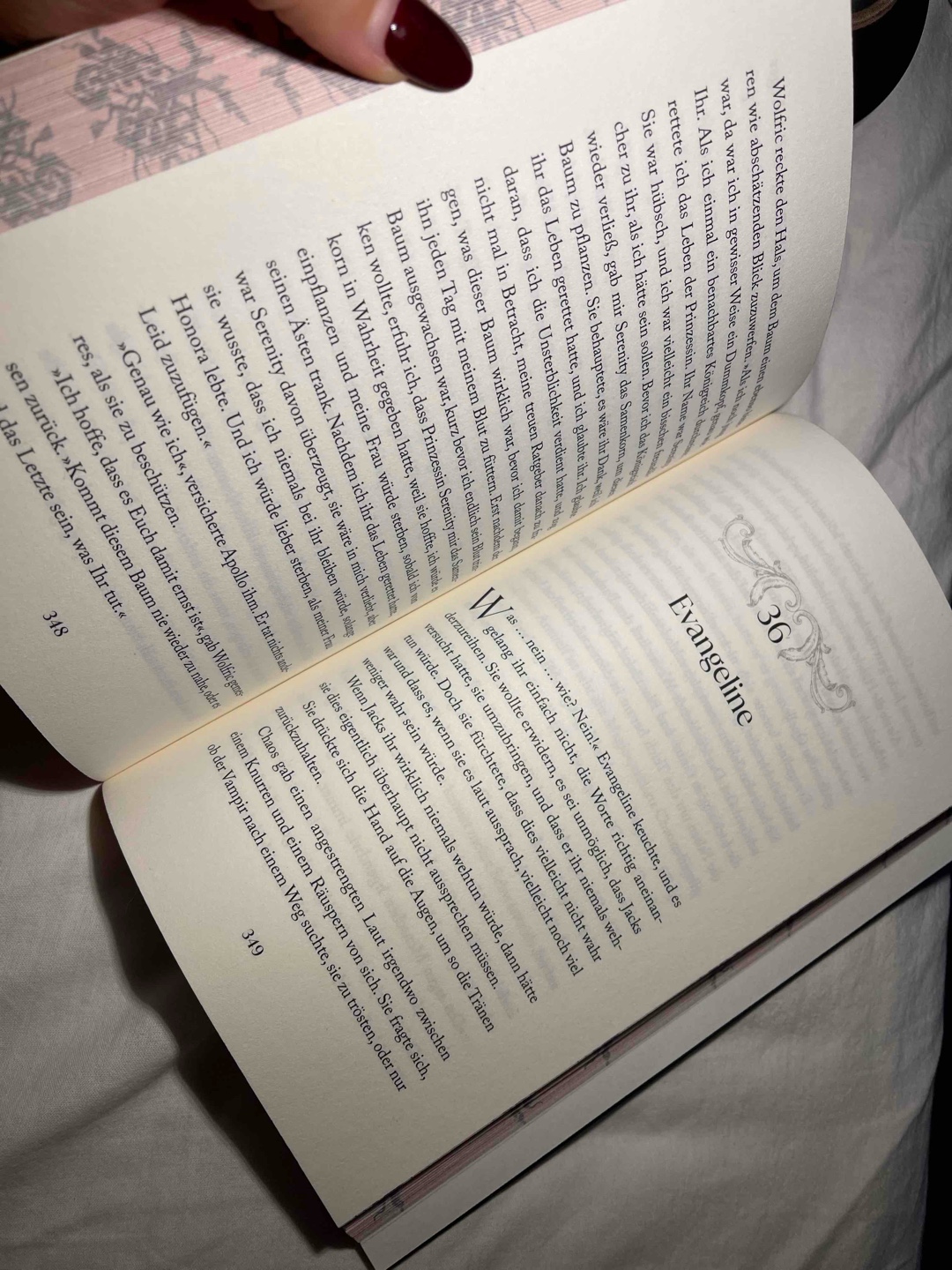 In dem Buch sieht man wieder was Eifersucht mit jemanden anstellt und was man alles aus Zwang tun würde. Richtig spannend! 