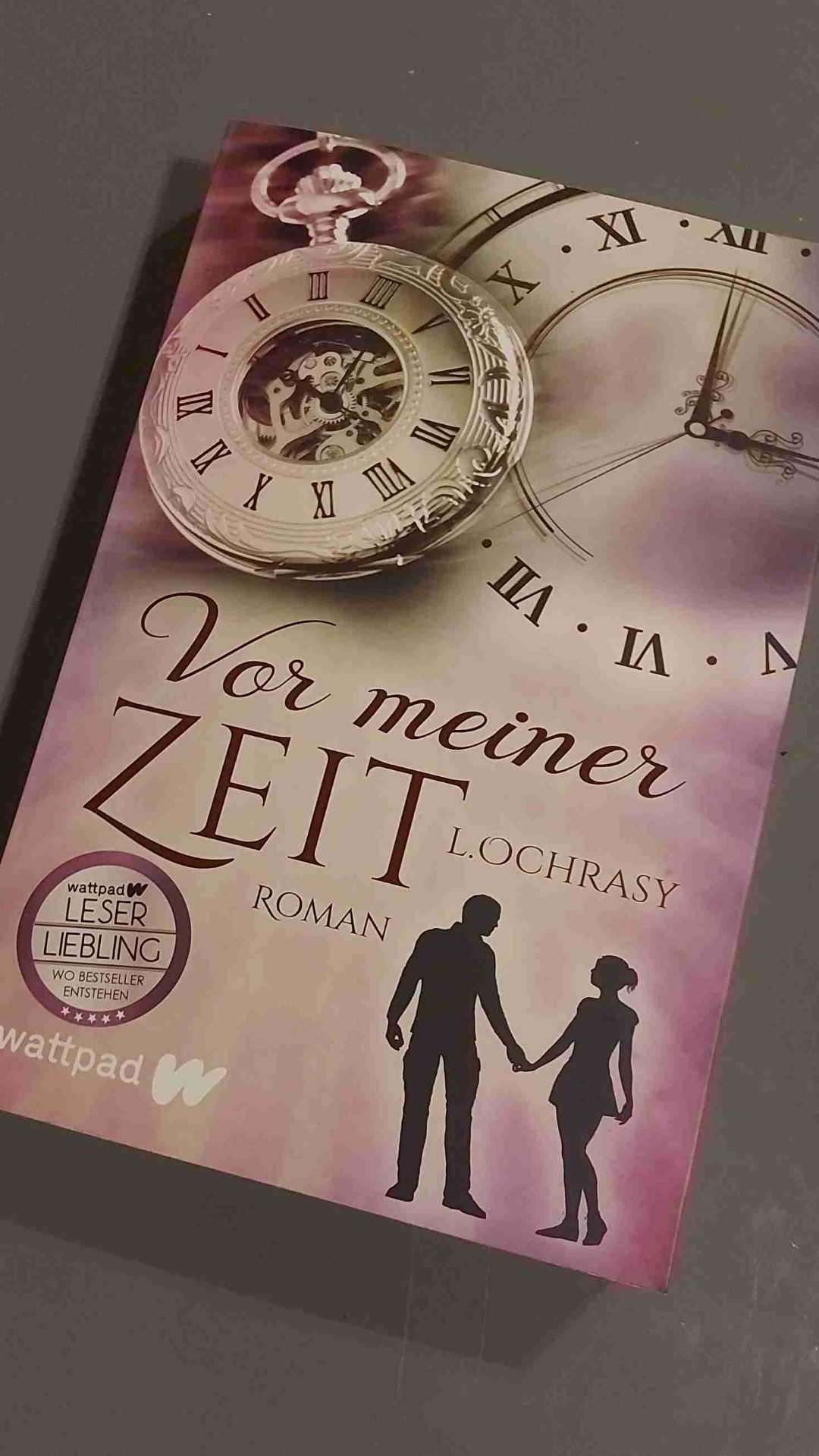 Am Anfang war Ida meiner Meinung nach etwas flach vom Charakter her. Das hat sich allerdings nach dem ersten Viertel gelegt. Die Story war echt gut. 😊