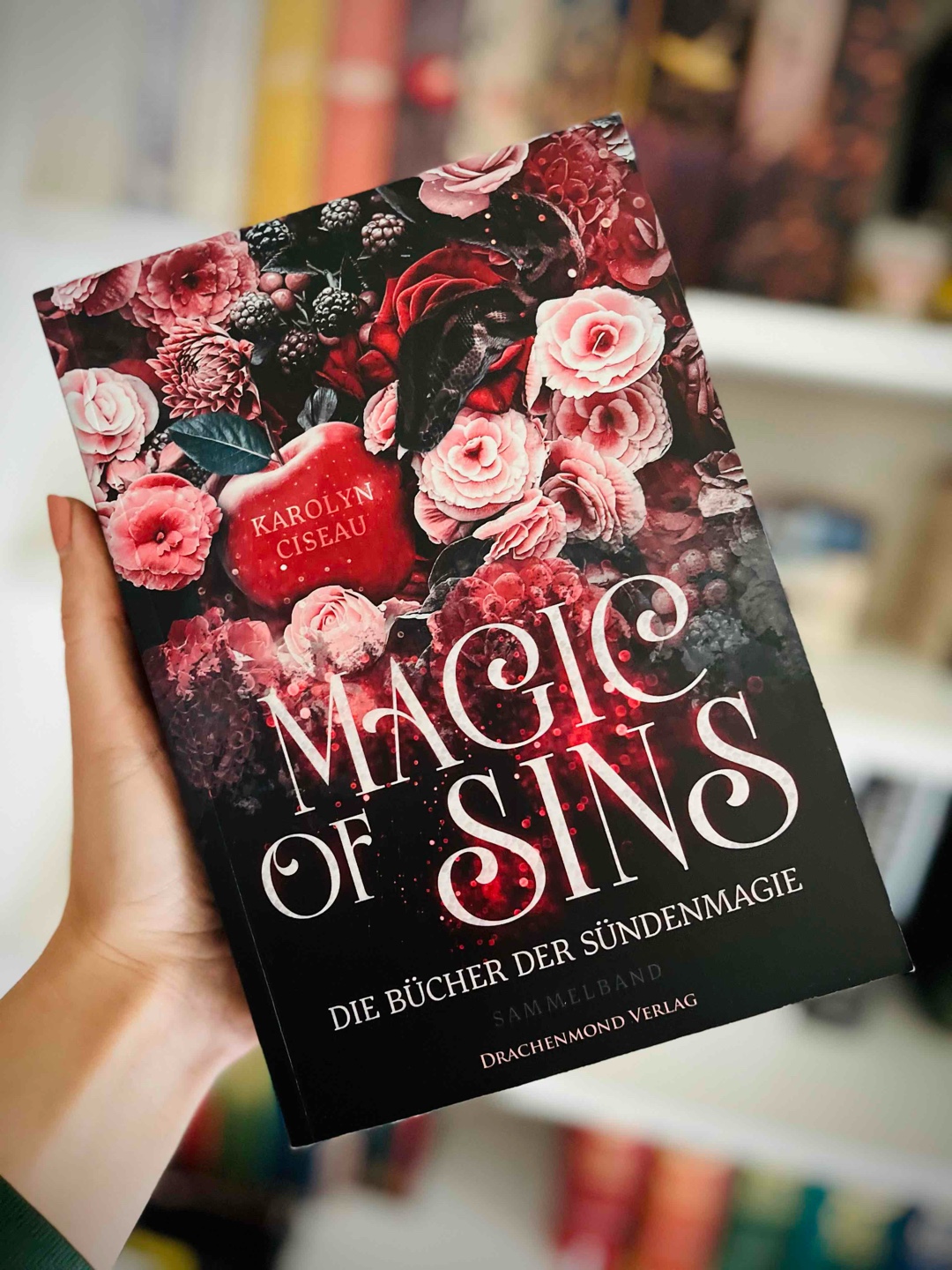 Ihre Sünde ist für ihn wie ein Rausch. In Virtue gibt es zwei Regeln. Erstens: Traue keinem Sündenmagier. Und zweitens: Verlasse nie den Pfad der Tugend 🍓