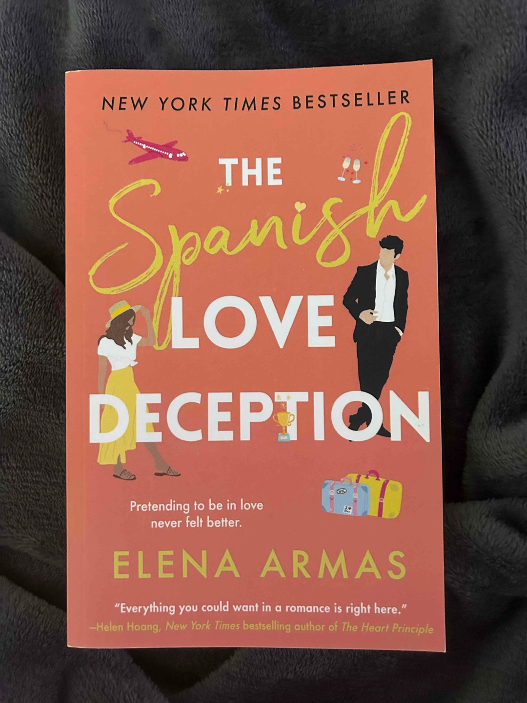 The story follows the stormy relationship of Catalina “Lina” Martín, a small-town girl from Spain, and Aaron Blackford, a former star athlete from Seattle, who work as mid-management colleagues at a New York City engineering firm. Lina must return to Spain to serve as the maid of honor in her sister's wedding.
