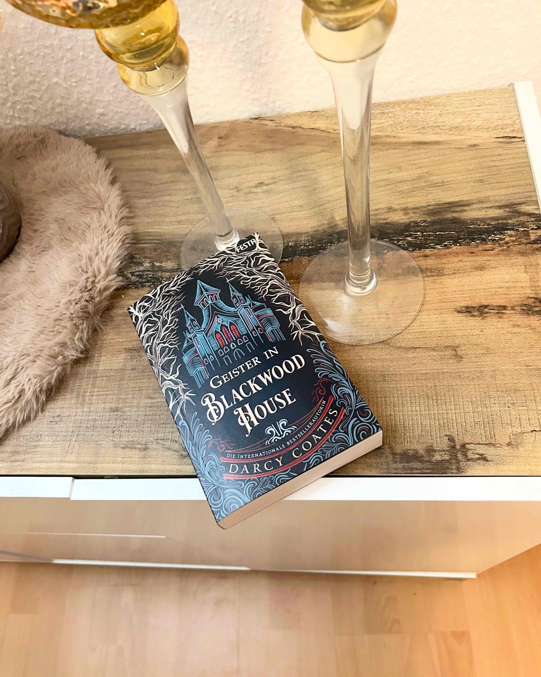 Weniger Liebe und mehr Grusel, hätte dem Buch gut getan