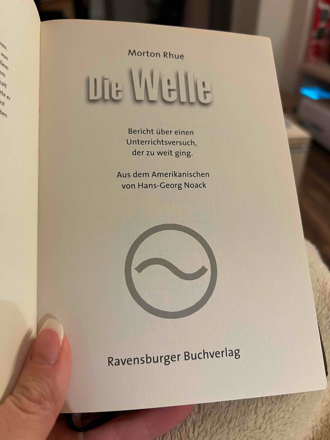 Schon erschreckend wie schnell sich so eine „Bewegung“ bilden kann. Mir war gar nicht bewusst, dass es ein reales Vorbild gibt. 