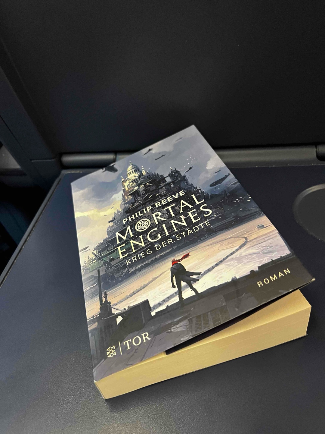 Steampunk/scifi Abenteuer das sich schnell lesen lässt. Leichte Unterhaltung für zwischendurch.