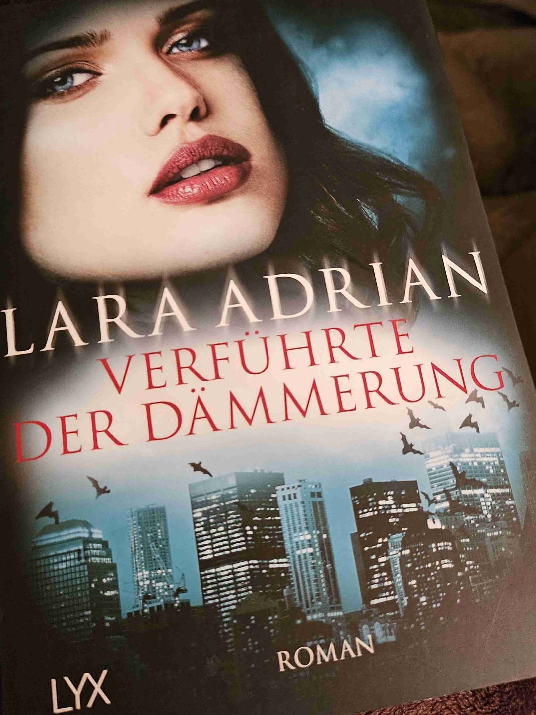 Ich liebe alle Bücher der Serie, doch dieses war ein absoluter Lesegenuss.