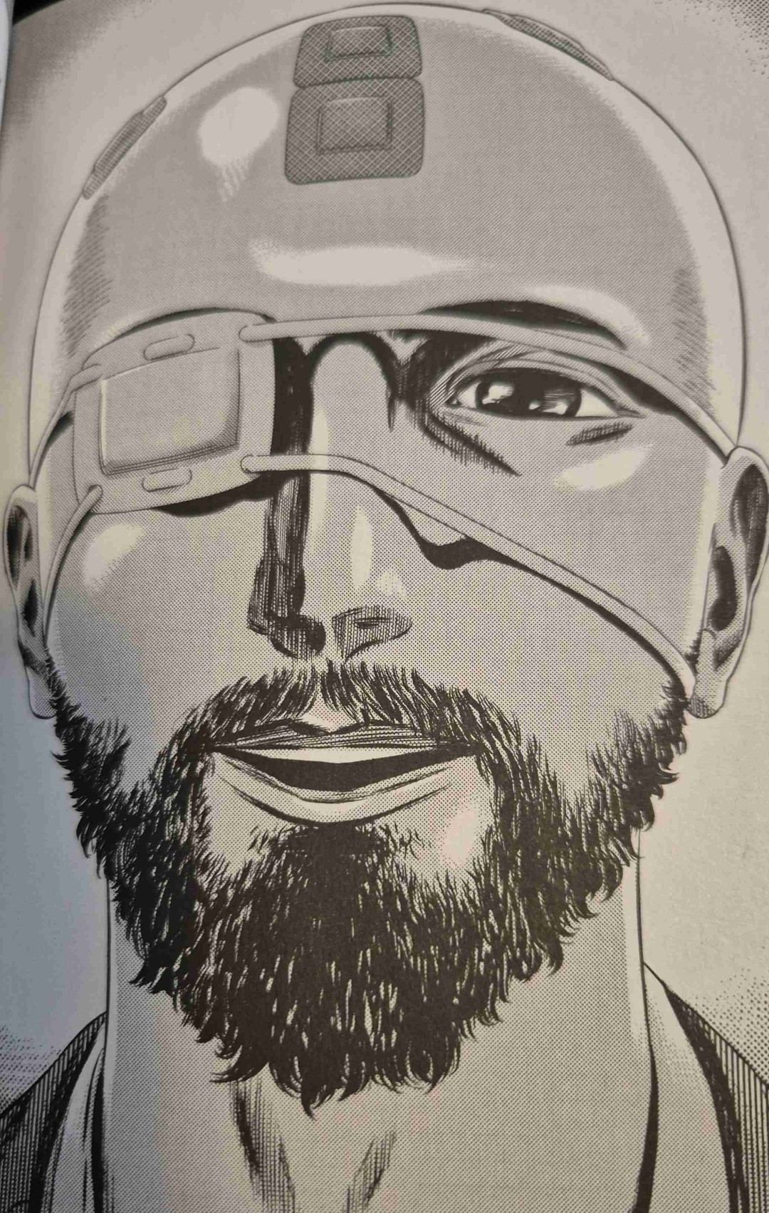 Der Manga besticht durch seine philosophischen und psychologischen Themen, wie die Suche nach Identität, die Natur von Wahnsinn und die Konfrontation mit der eigenen Menschlichkeit.
Hideo Yamamotos Zeichenstil ist detailreich und verstörend, wodurch die grotesken Visionen und die düstere Stimmung hervorragend eingefangen werden.
Auch wenn ich noch nicht alles verstanden habe, ist Homunuclus ein einzigartiges Werk, welches mir in Erinnerung bleiben wird.