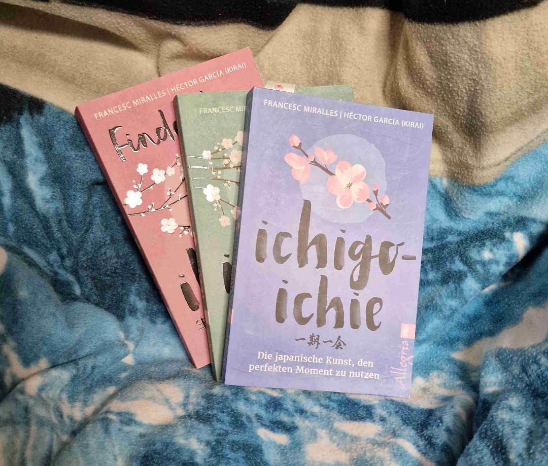Jedes Buch für sich ist toll.
Wie bewusstes leben, mit Vergangenheit, Gegenwart uns inspiriert.