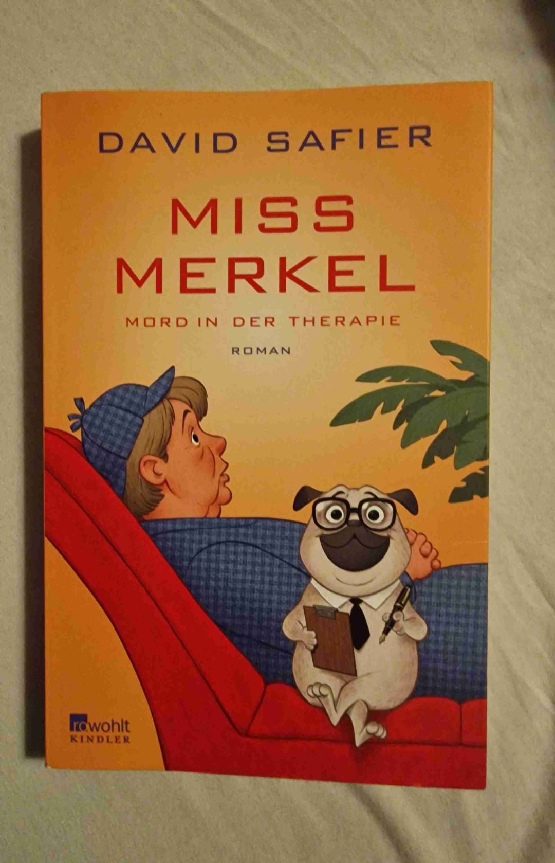 Ich bin ein absoluter Fan der Miss Merkel Reihe. 
Bringt einfach Spaß zu lesen. Der Gedanke daran, dass unsere ehem. Bundeskanzlerin Mordfälle aufklärt, ist einfach zu witzig.  Ich hoffe auch noch ganz viele weitere Bände dieser Reihe.