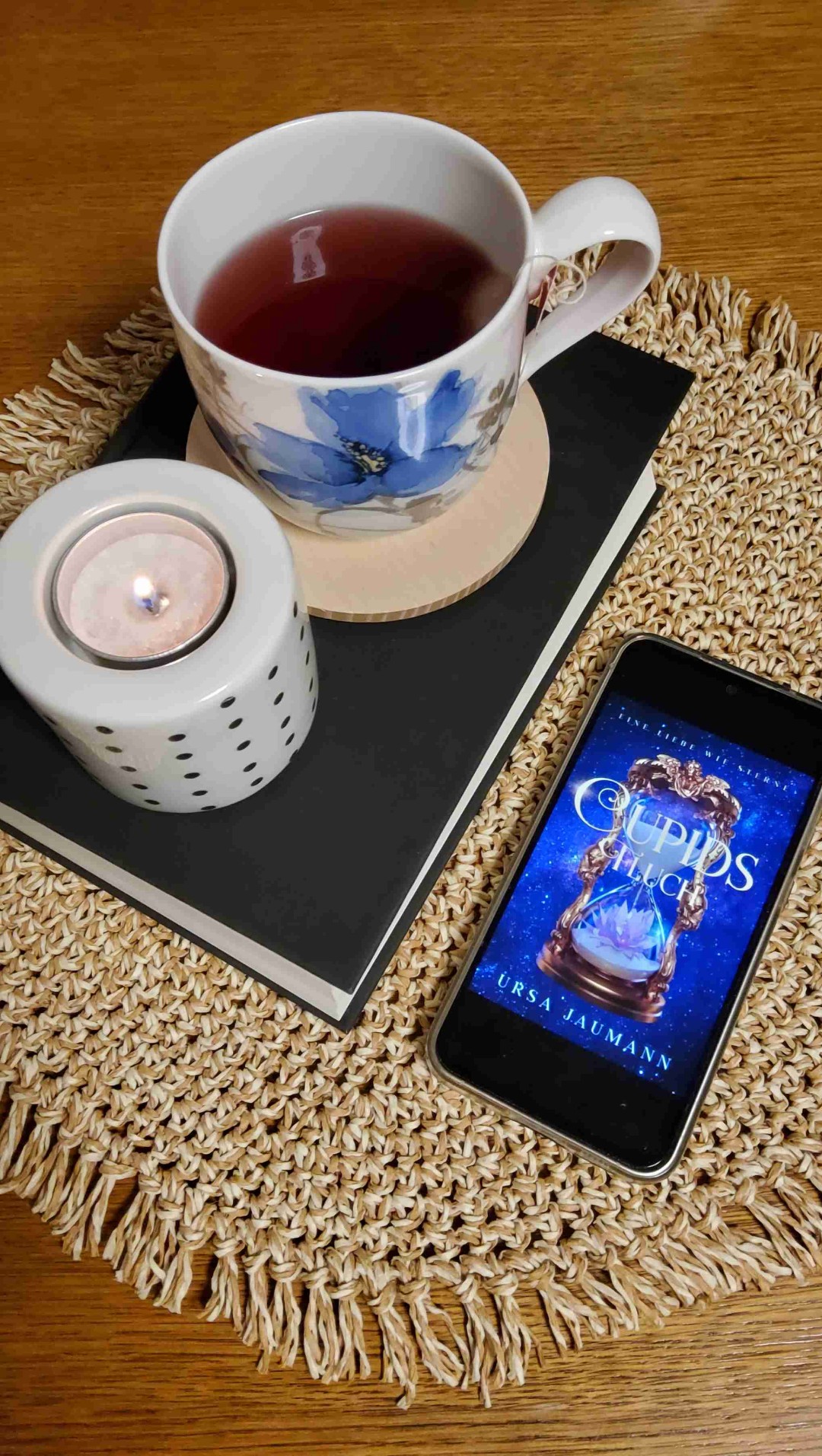 Total underrated – sieht man echt selten auf Booktok. Ursa Jaumann gehört jetzt offiziell zu meinen Lieblingsautorinnen. 😊 Genau so muss gute Romantasy sein. Kann ich mega empfehlen. Enthält etwas Spice. 🌶