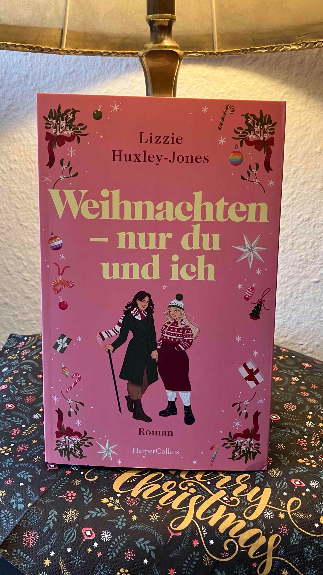 Von mir gibt es 4 von 5 Sternen – eine wundervolle, leichte Lektüre, die perfekt in die Weihnachtszeit passt!